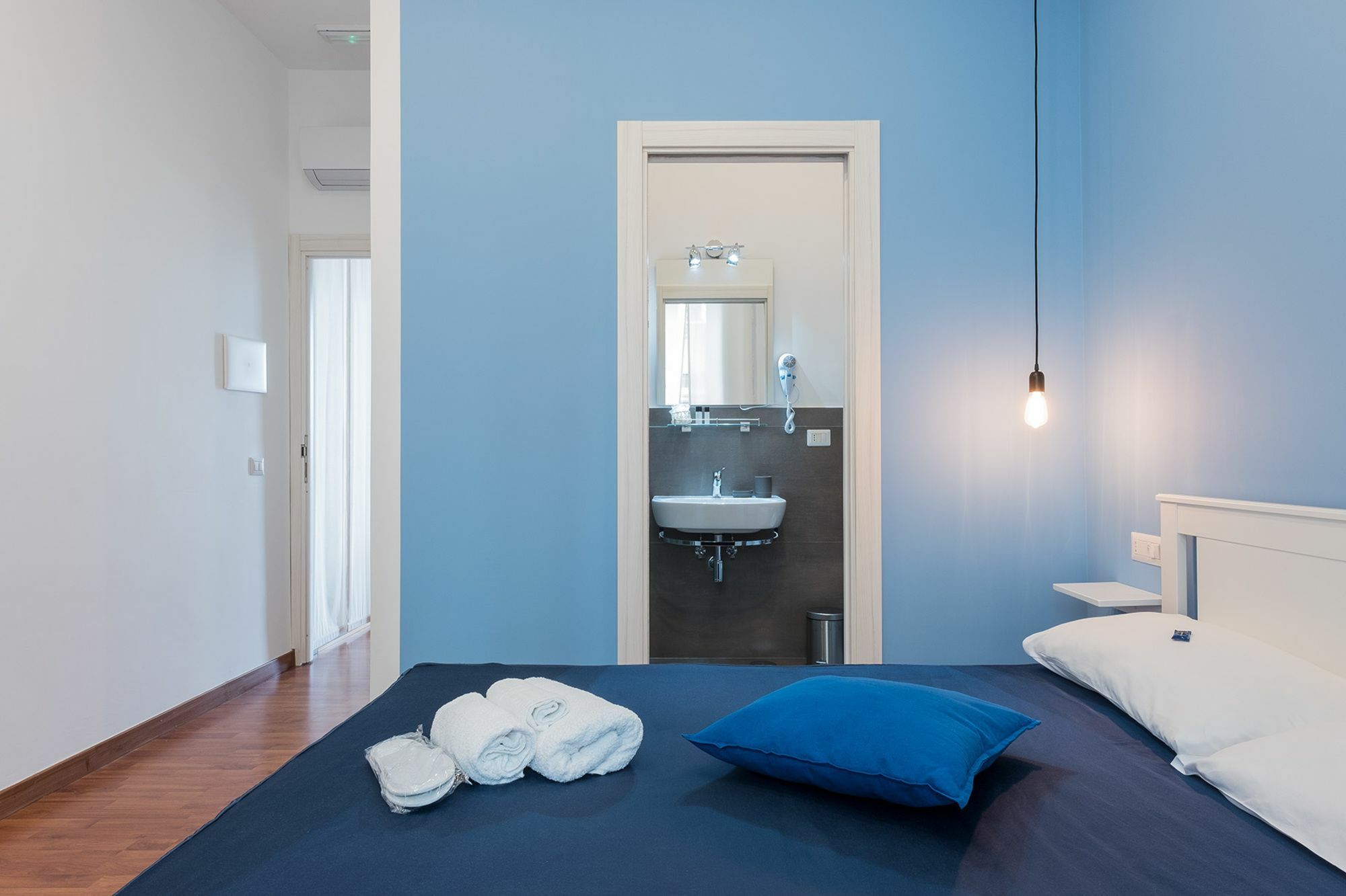 B&B Monserrato Наполи Екстериор снимка