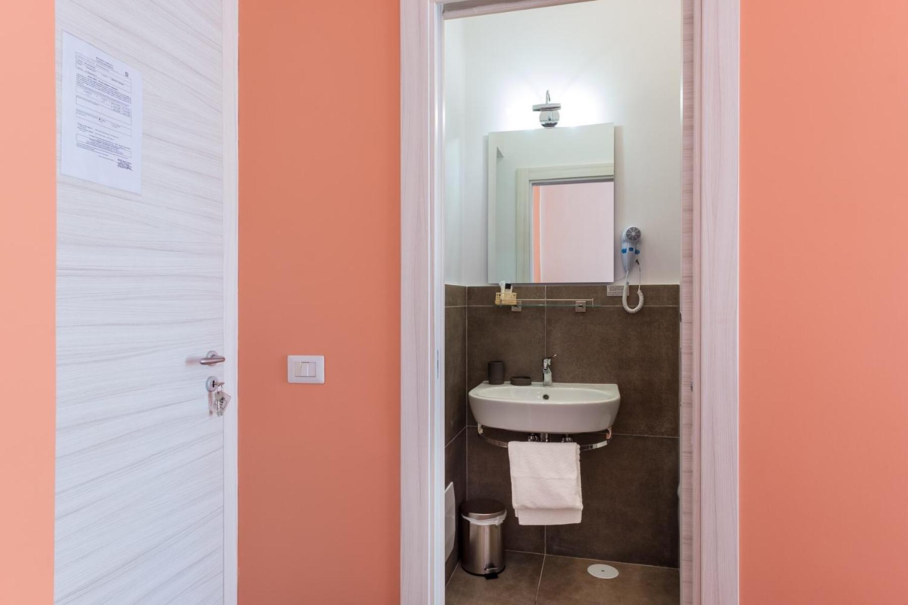B&B Monserrato Наполи Екстериор снимка